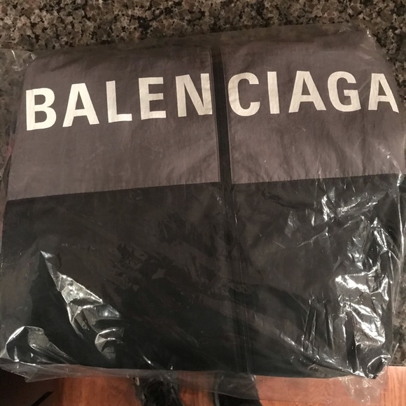Balenciaga windbreaker - Picture 6 of 6